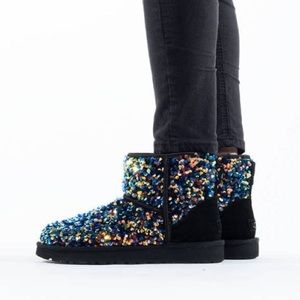 NIB Women’s Size 6 (Euro Size 36) UGG Classic Mini Sequin In Medallion Blue